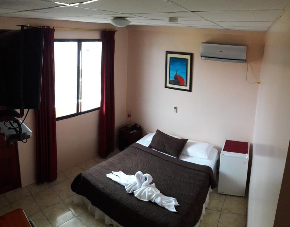 Hostal La Posada De Jose Carlos Puerto Baquerizo Moreno Kültér fotó