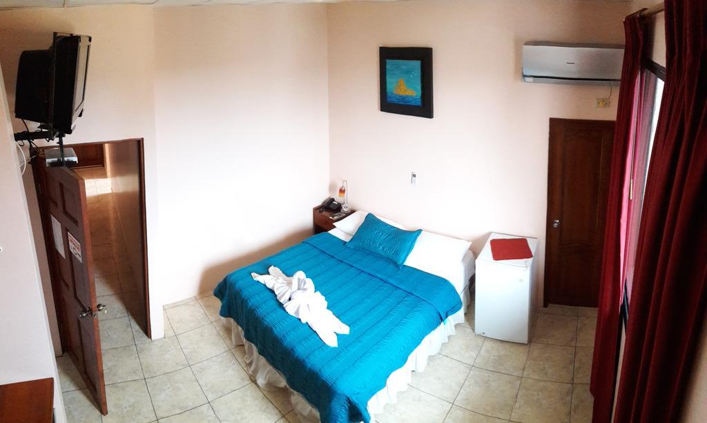 Hostal La Posada De Jose Carlos Puerto Baquerizo Moreno Kültér fotó